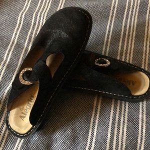 Black Alegria Slip On’s